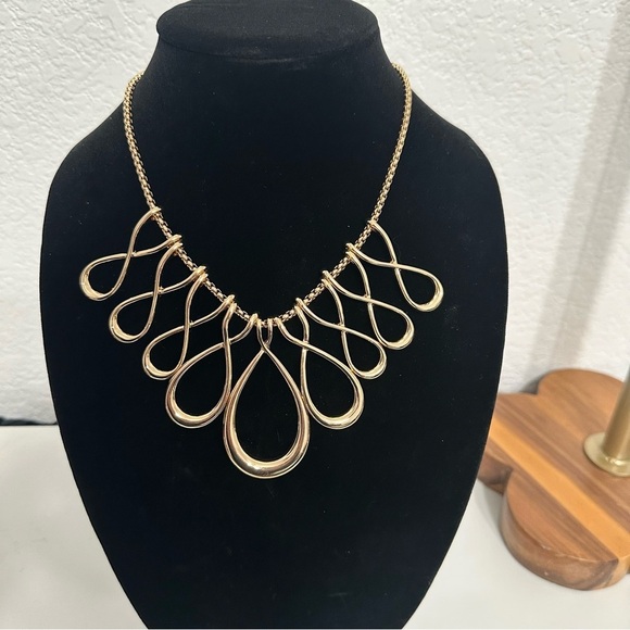 Erica Lyons shiny, gold toned, Infinity design bib necklace, statement piece. - Picture 2 of 10